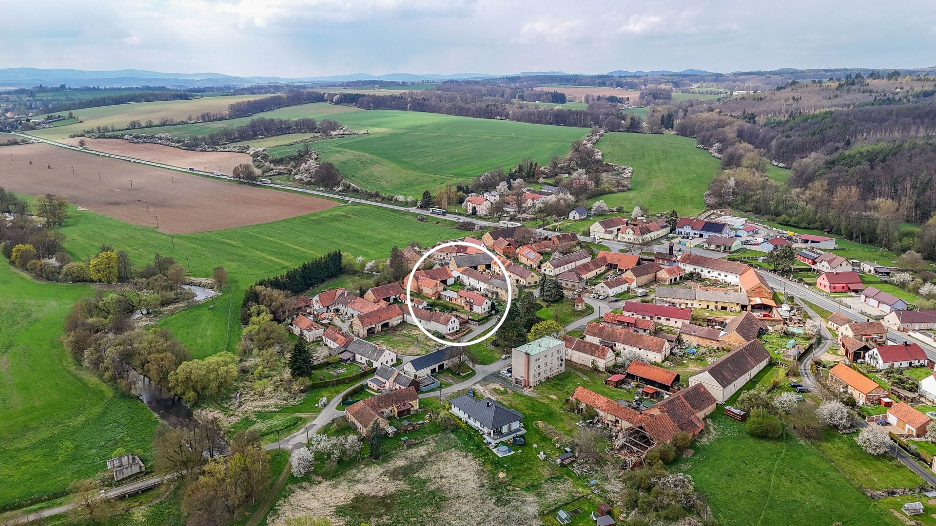 Prodej domu 3+1 v Semošicích, fotografie 2